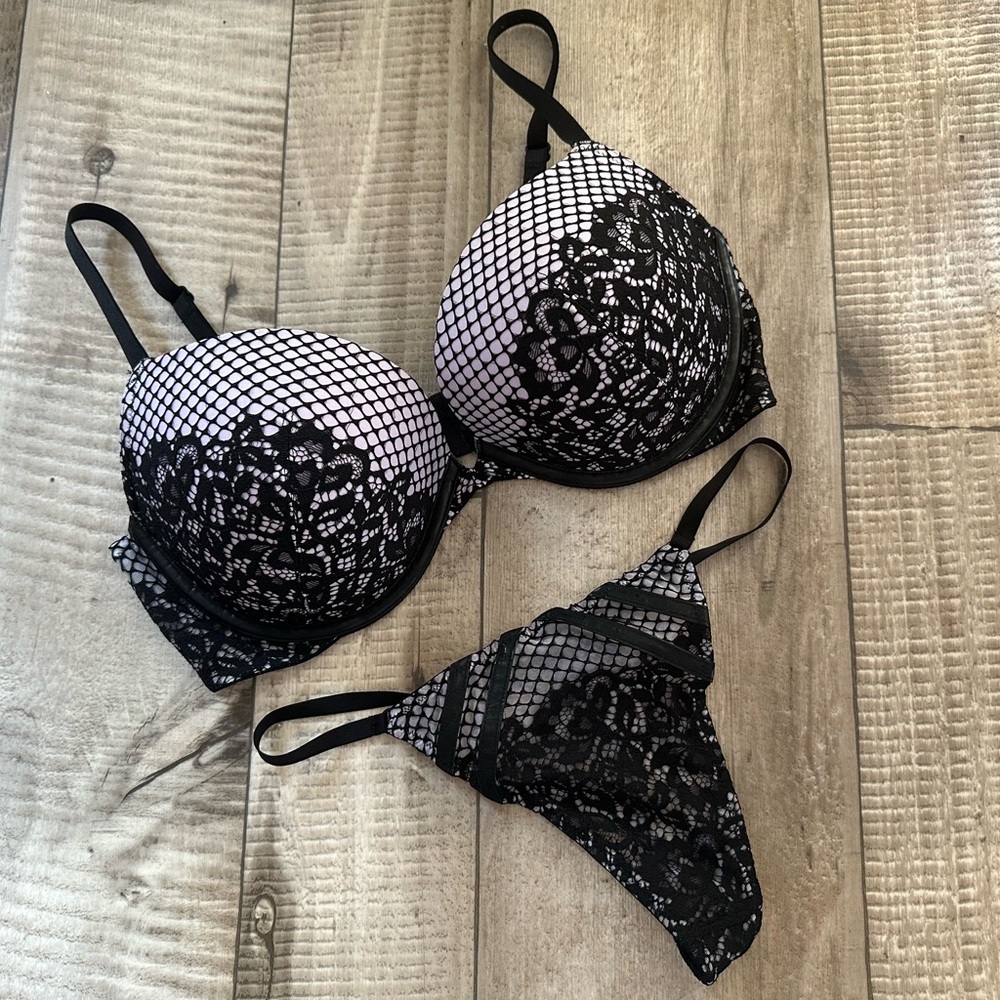 NWOT Victoria Secret Scandalous 36D Bra & VS Scandalous Large Panty Set
